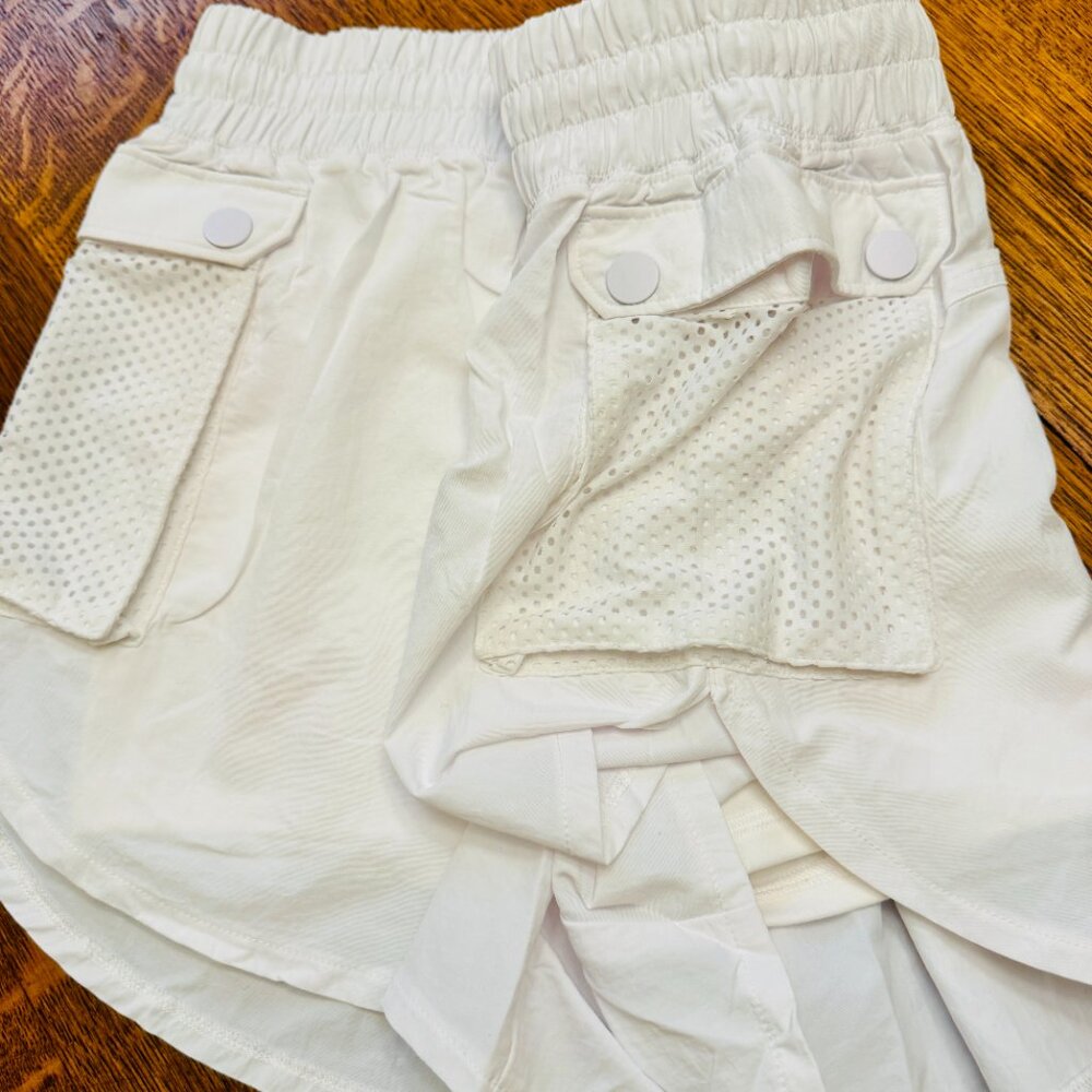 Spiritual Gangster SET Bridget 2-way Vest Jacket with matching Demi Cargo Shorts - Picture 8 of 10